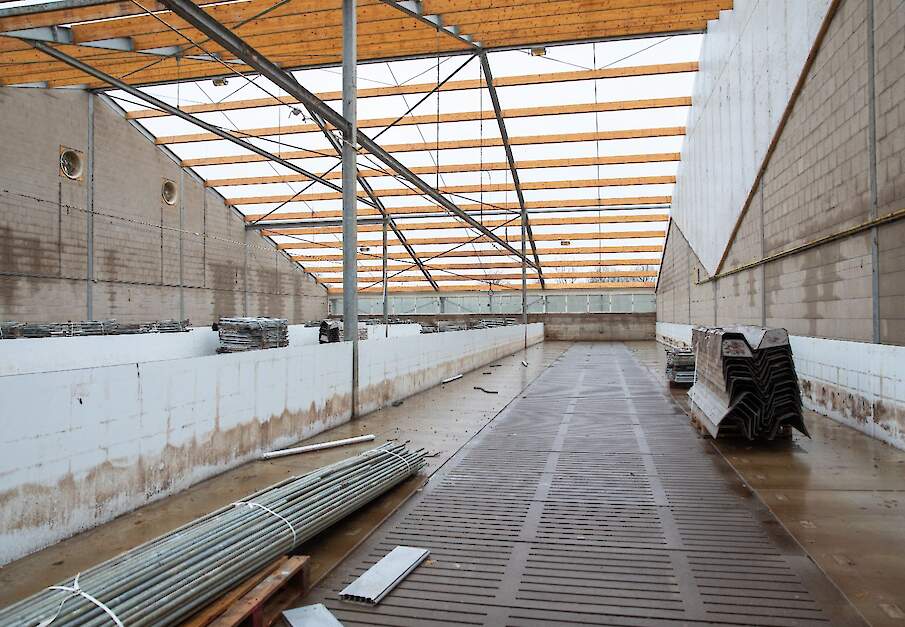 De Europese Commissie staat achter de plannen van het kabinet-Jetten voor een &lsquo;substanti&euml;le&rsquo; inkrimping van de veestapel en bijgevolg forse financi&euml;le aderlating voor de veehouderijsector.