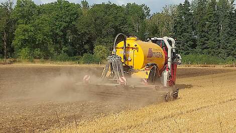 Vanaf half maart mag ook op bouwland drijfmest worden uitgereden.