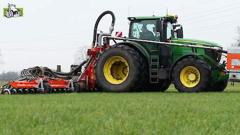 Sleepslangbemesten met John Deere en Schouten bij Loonbedrijf Vroege