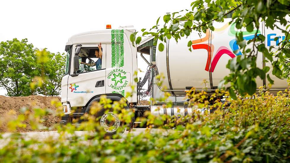 Melkwagen van FrieslandCampina