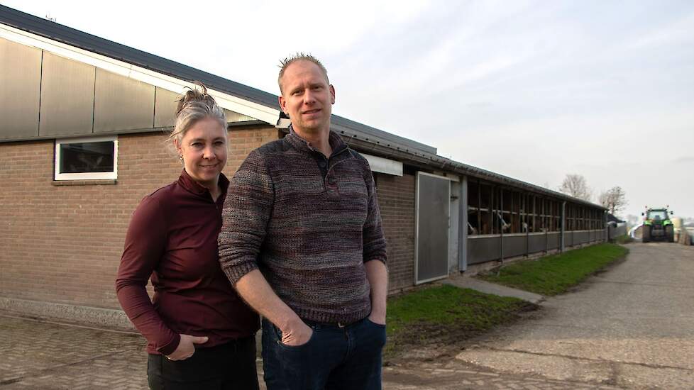 Melkveehouders Verheul op hun bedrijf