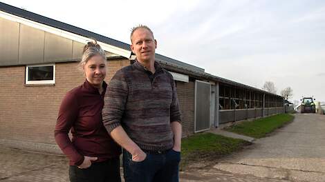 Melkveehouders Verheul op hun bedrijf