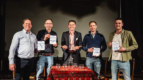 VK-Oost kampioenen worden gehuldigd tijdens de Inspiratiebijeenkomst