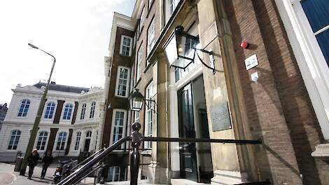 Raad van State in Den Haag uitkoopruzie melkveehouder en gemeente Boekel