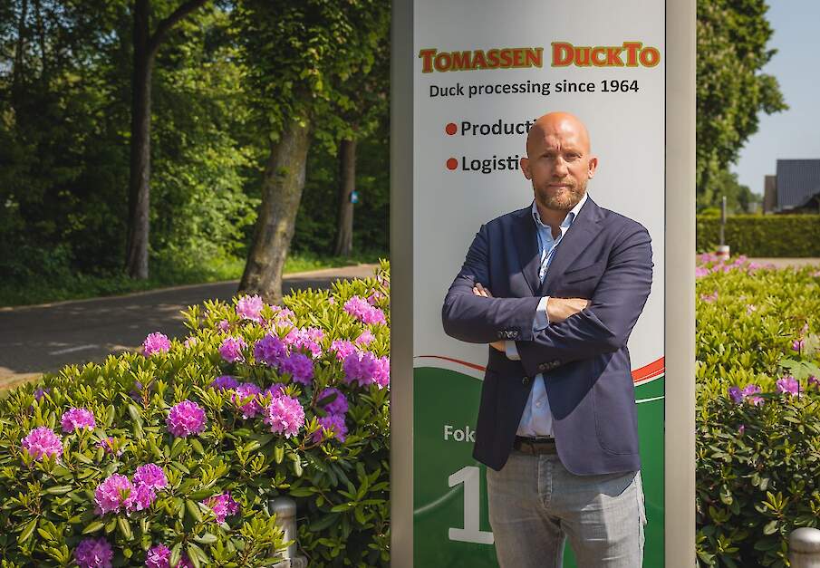 &bdquo;Dat de gemeente helemaal niets van zich heeft laten horen, vind ik minachting van de rechtbank en respectloos naar ons&rdquo;, stelt adjunct directeur Jeroen IJzerman van eendenslachterij Tomassen Duck-To in Ermelo (GD).
