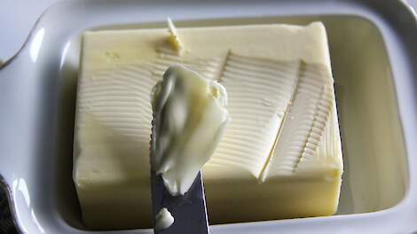 Pakje boter op tafel