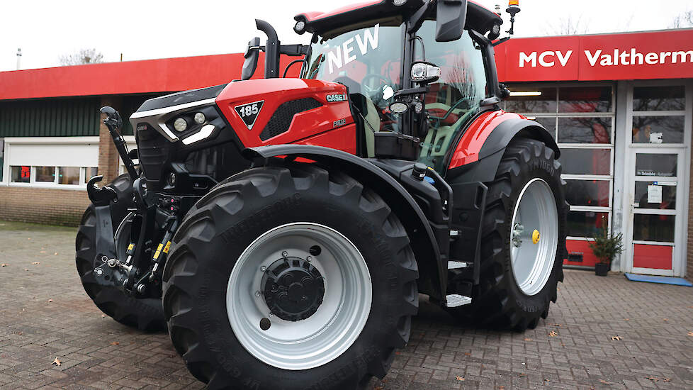De nieuwe Standard Wheelbase-trekkers van CNH zijn op tournee geweest langs de Nederlandse dealers. Hier staat de Puma bij MCV in Valthermond.