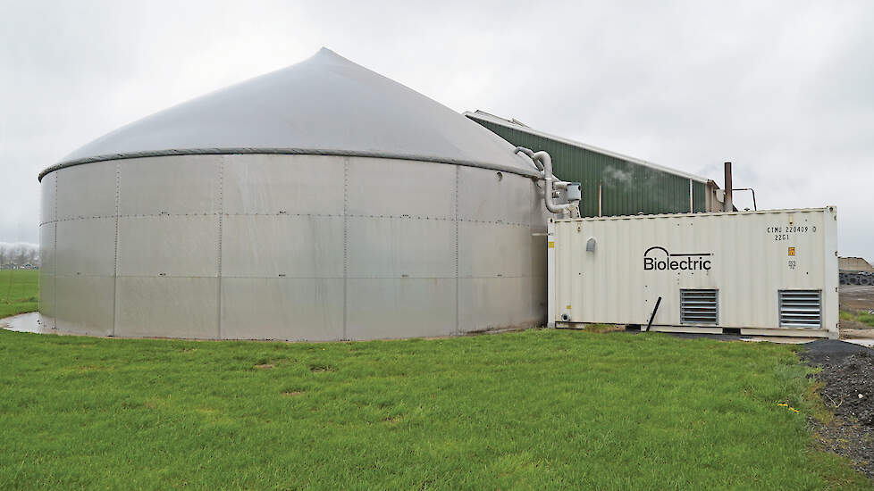 Paul Blokker is actief op zoek op welke manier hij met zijn mest omgaat als hij investeert in een monomestvergister.