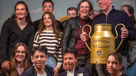 Het team van zuivelboerderij Noordam CV uit Hellouw (GD) maakt volgens de keurmeesters de beste kaas van de boerderij van Nederland.