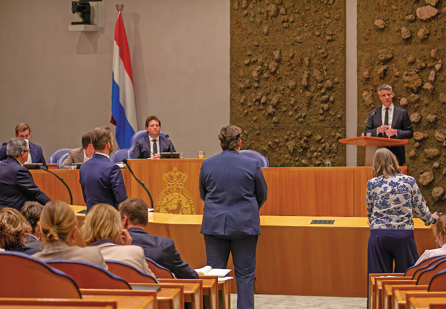 Jan Arie Koorevaar van coalitiepartij CDA kon rekenen op veel interrupties van de oppositie.