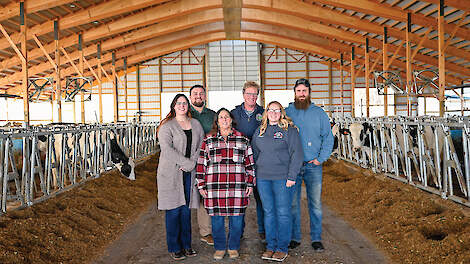 De familie Okkema met van links naar rechts: Cora Okkema, Dirk-Thomas Okkema, Ramona Okkema, Tjerk Okkema, Evelyn Okkema-Damveld en Aaron Damveld.