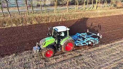 Inwerken groenbemester en maisstoppel met Lemken Karat