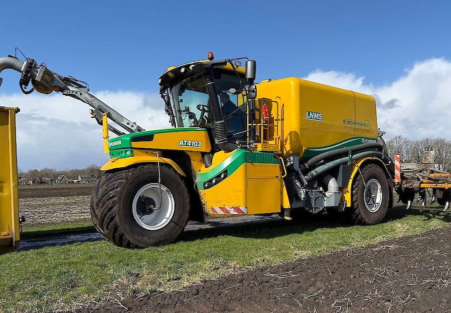 LNMS AT4103 Oxbo (Ploeger) van Loonbedrijf B.Scheper uit Westerbork