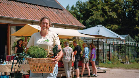 Zomermarkt op akkerbouwbedrijf boerderij Aan de Dijk