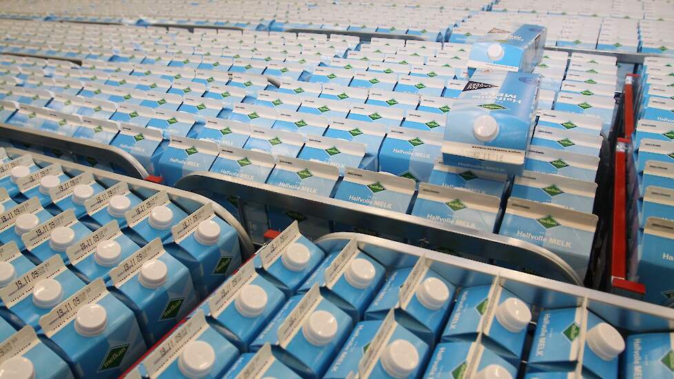 Pakken melk in opslag