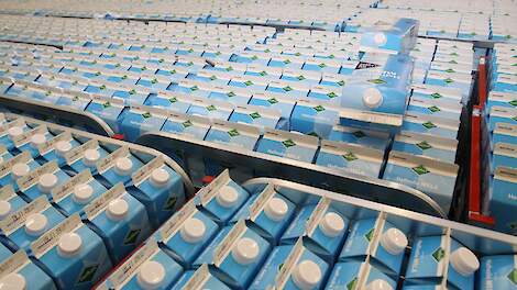 Pakken melk in opslag