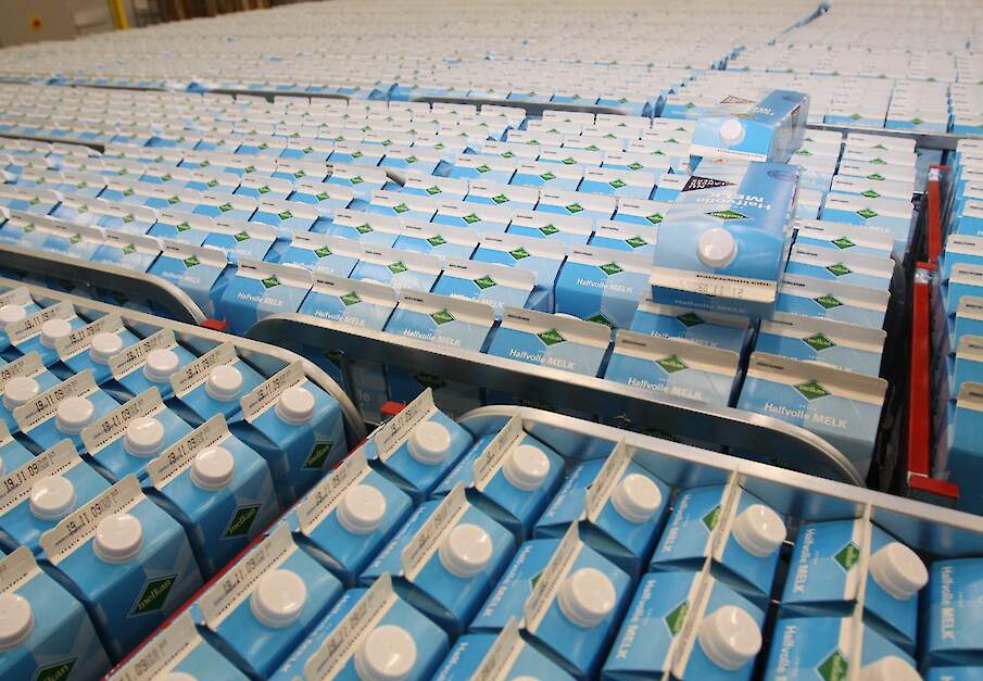Pakken melk in opslag