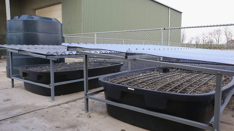 Een Phytobac is een oplossing die past bij was- en spoelplaatsen om erfemissies te voorkomen. Dit is een bestaand bezinkingssysteem in Sint Philipsland (ZL).