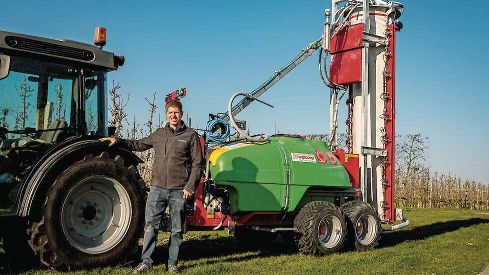 Fruitteler Arco Aarnoutse uit Kwadendamme (ZL) werkt met sensortechniek op zijn spuit.
