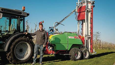 Fruitteler Arco Aarnoutse uit Kwadendamme (ZL) werkt met sensortechniek op zijn spuit.