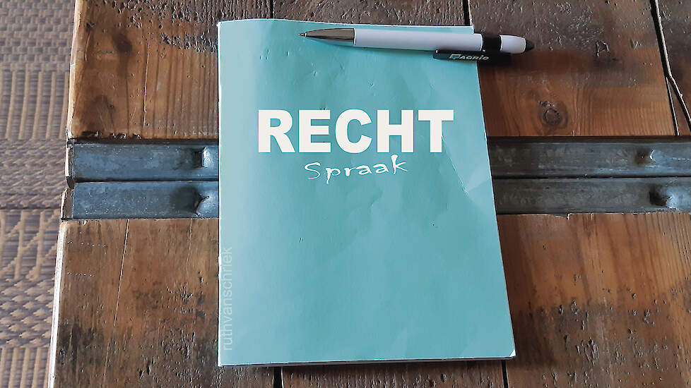 Na gedwongen verhuizing loopt melkveehouder vast op stikstofregels. Raad van State buigt zich over vergunning na minimale toename van depositie.