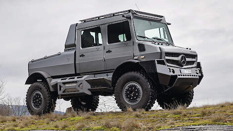 In het matgrijs oogt de Unimog stoer. Hellgeth Engineering is er in geslaagd de robuustheid van het ontwerp overeind te houden.