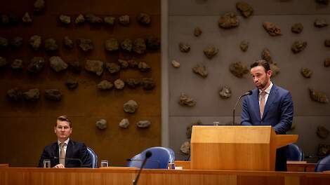 Silvio Erkens aan het woord (rechts).