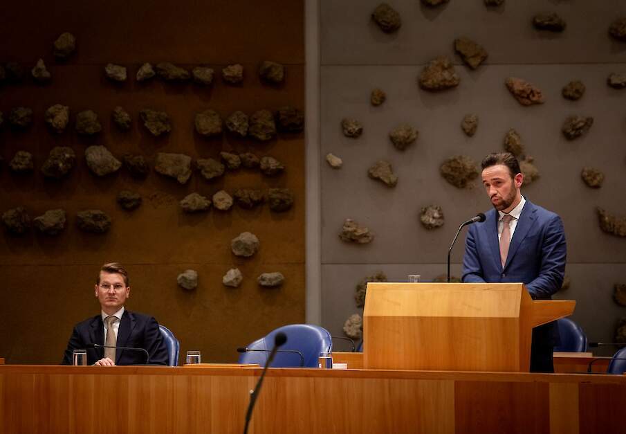 Silvio Erkens aan het woord (rechts).