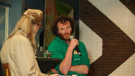 Tim Moerman geeft toelichting zijn Boerentroonrede tijdens de opening van de BioBeurs