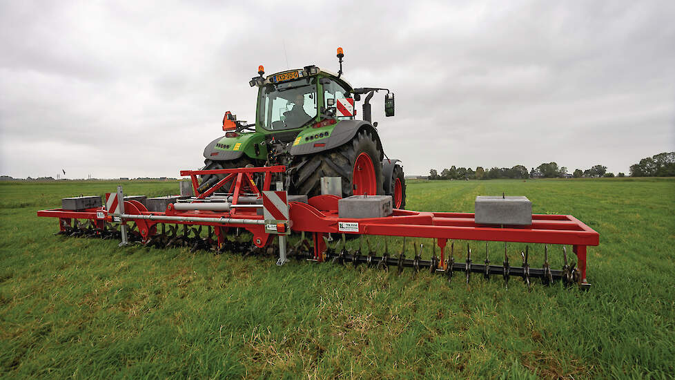 Beluchten zorgt voor meer zuurstof in de bodem, een betere waterafvoer en een snellere opwarming in het voorjaar.