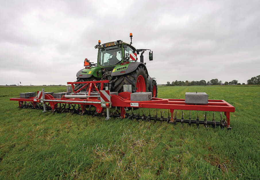 Beluchten zorgt voor meer zuurstof in de bodem, een betere waterafvoer en een snellere opwarming in het voorjaar.