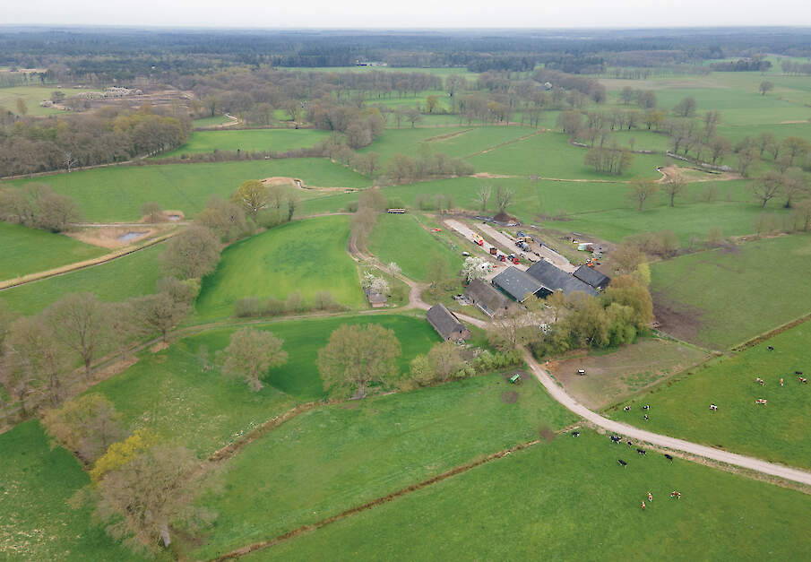 Het melkveebedrijf van de VOF Fokker ligt op landgoed Eerde, in het Natura2000-gebied Vecht en Beneden-Regge.