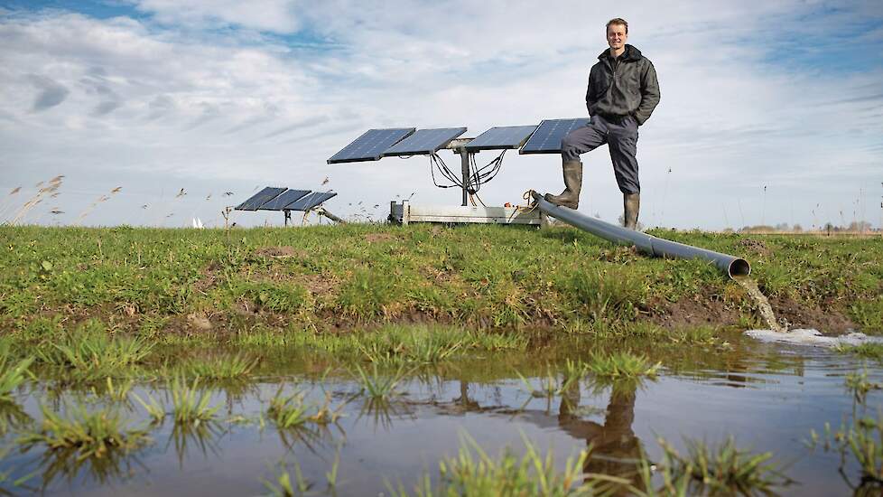 Aldert de Boer bij zijn plasdras