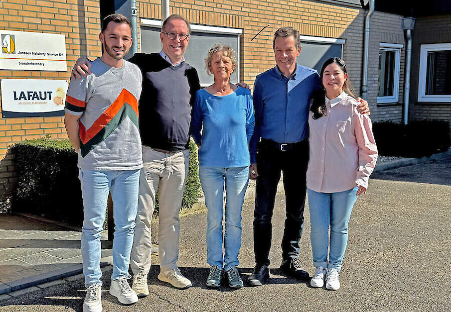 De uitbreiding werd officieel bekrachtigd door Koen Lafaut, in aanwezigheid van dochter Angela en zoon Maxim.