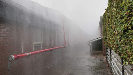 De FireDefender kan het overslaan van een brand van de ene naar de andere stal voorkomen.
