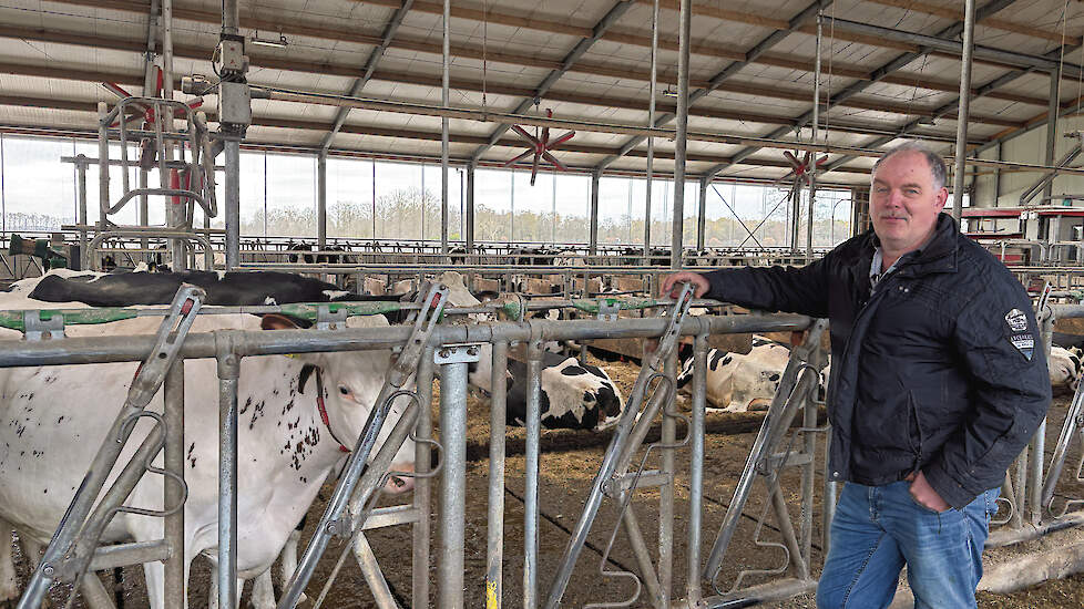 Veehouder Bram Egberts denkt dat het geen toeval is dat hij na een inspreekbeurt in het Provinciehuis opeens MOB op zijn dak kreeg.