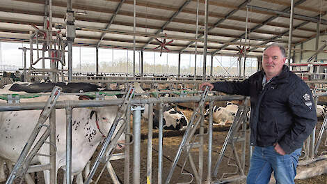 Veehouder Bram Egberts denkt dat het geen toeval is dat hij na een inspreekbeurt in het Provinciehuis opeens MOB op zijn dak kreeg.