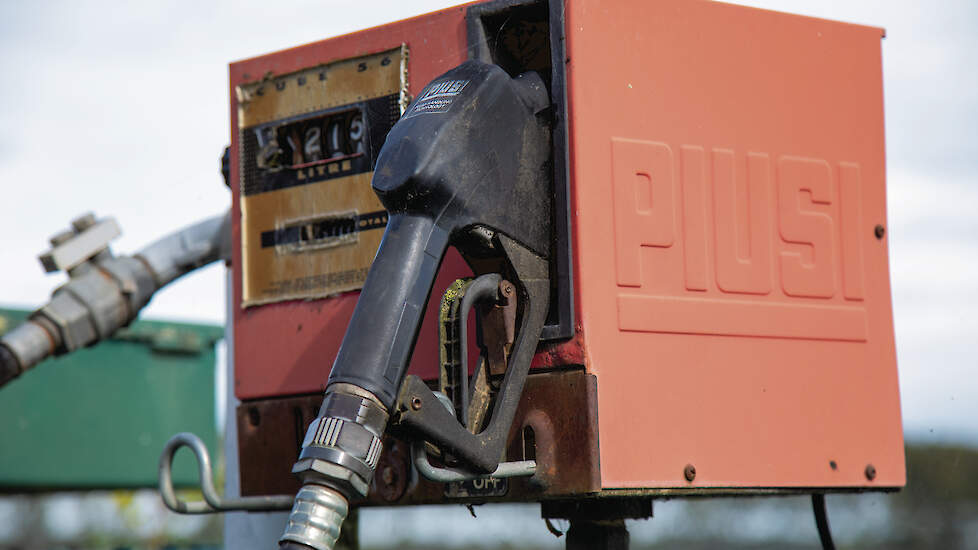 Brandstofpomp op het erf