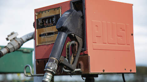 Brandstofpomp op het erf