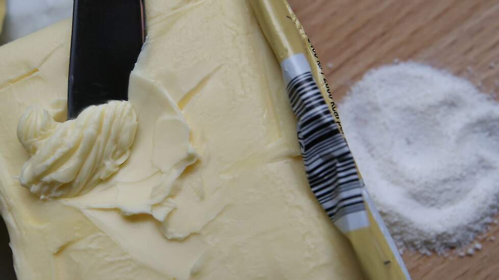 Boter en melkpoeder als zuivelproducten