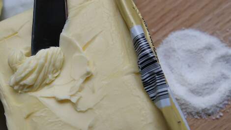 Boter en melkpoeder als zuivelproducten