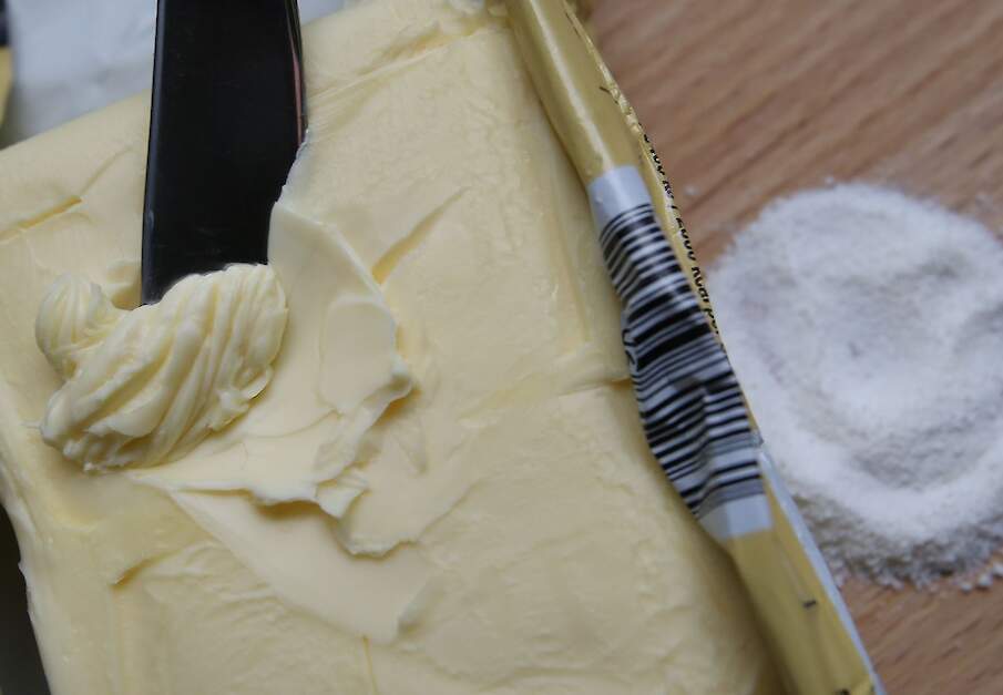 Boter en melkpoeder als zuivelproducten