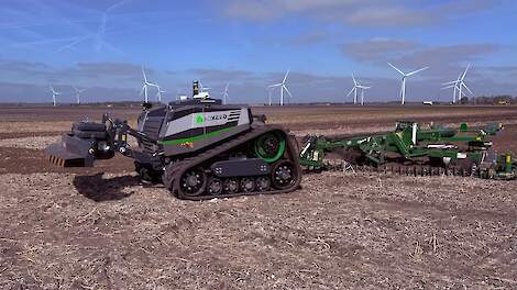 High-tech farming: AgXeed-robottrekker trekt Kelly 1605-kettingeg