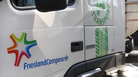 Een RMO van FrieslandCampina haalt melk op