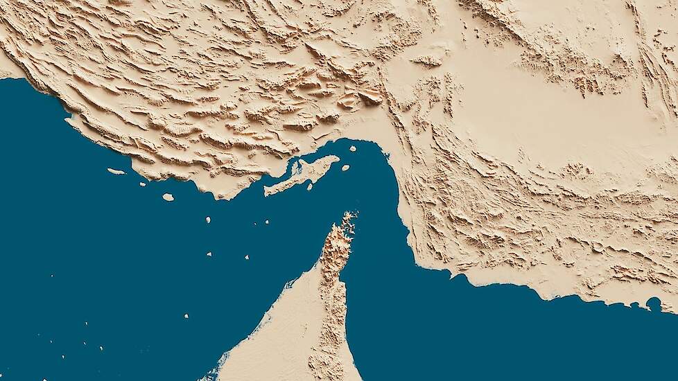 Satellietafbeelding van de straat van Hormuz. Het noordelijke gebied is Iran; het 'puntje' is deels van de Verenigde Arabische Emiraten en deels van Oman.