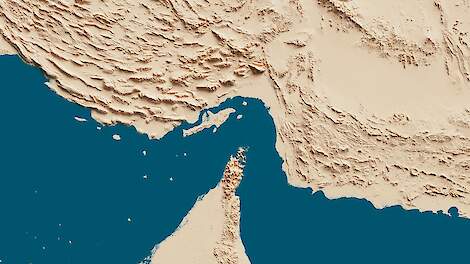 Satellietafbeelding van de straat van Hormuz. Het noordelijke gebied is Iran; het 'puntje' is deels van de Verenigde Arabische Emiraten en deels van Oman.