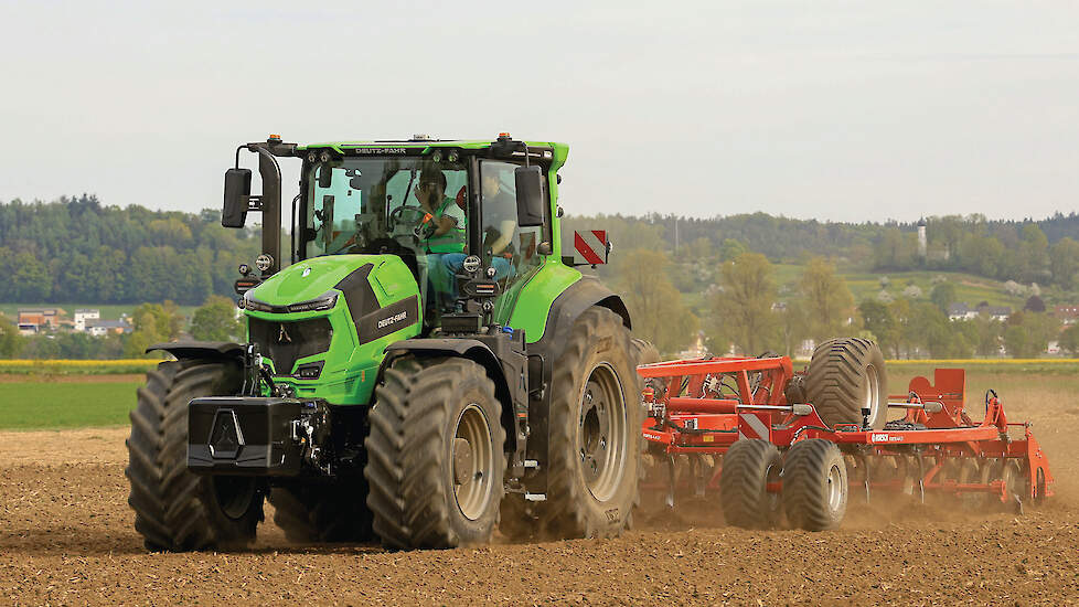 Deutz-Fahr zet met de nieuwe 8-serie in op meer comfort, een nieuwe cabine en een FPT-motor