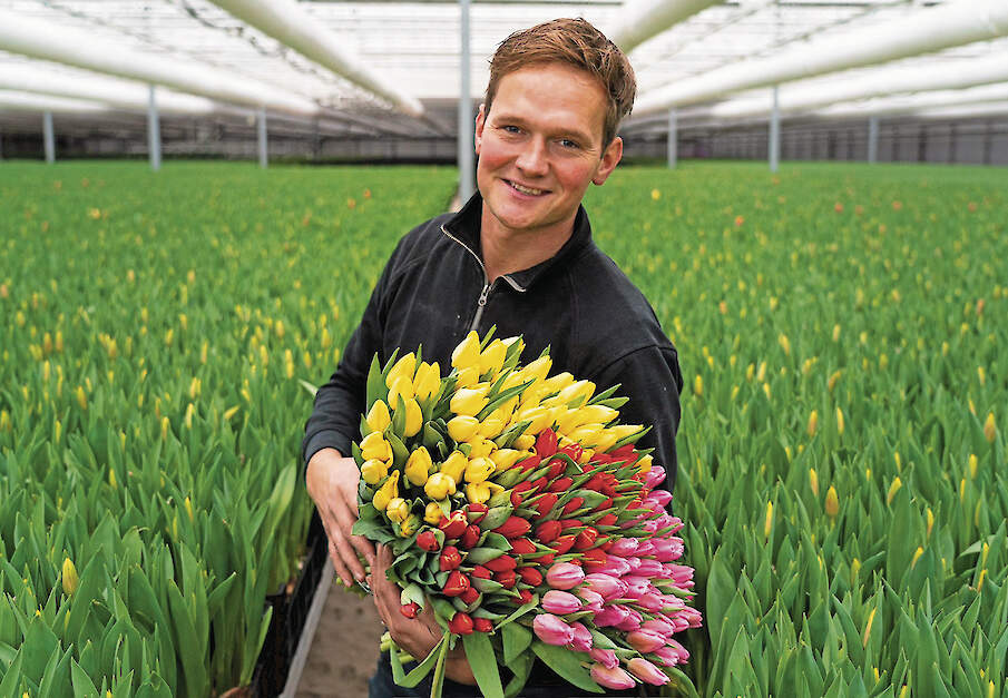 Klaas Schouten jr. vindt het belangrijk om met de omgeving in gesprek te gaan over de manier van werken in de bloementeelt.