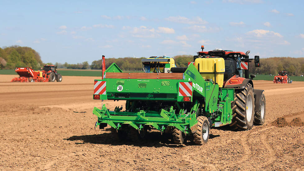 Tijdens het DLG Poot Event kwamen drie pootmachines in actie om de aardappelen voor Potato Europe te poten.