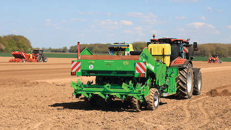 Tijdens het DLG Poot Event kwamen drie pootmachines in actie om de aardappelen voor Potato Europe te poten.